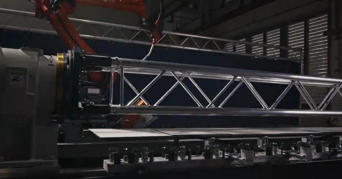 Advantages of Semi-Automated Welding Jigs in Stage Truss Production