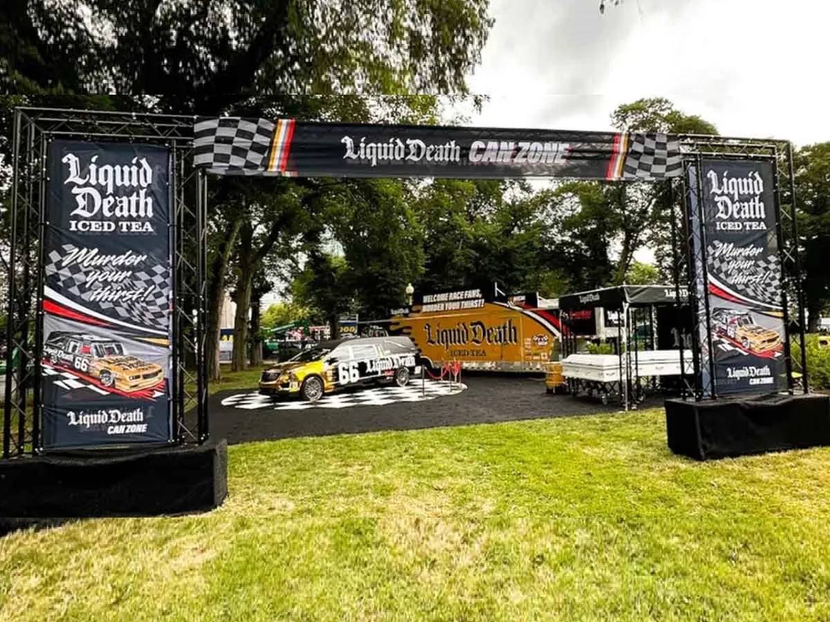 Black trusses for advertising